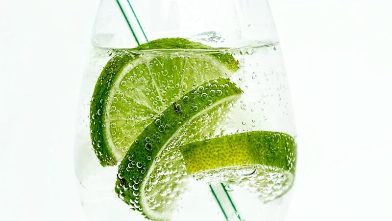 lime, drink, glass, club soda, cocktail, juice, cold, refreshment, straw, alcohol, beverage, refreshing, gin, tasty, cold dri