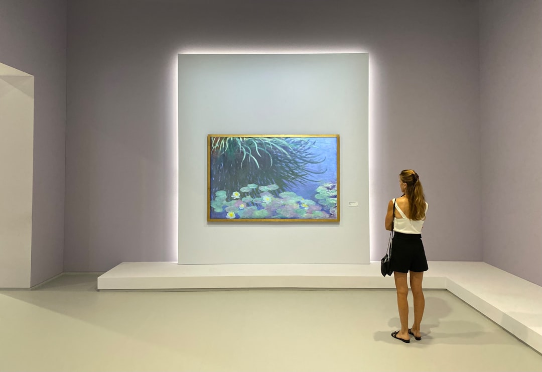 Aquarium for Art Galleries: Living Installation Art