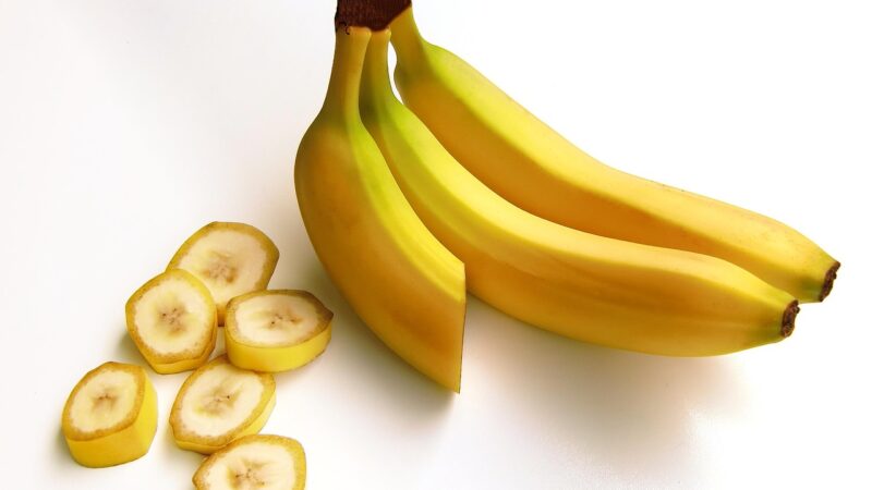 bananas, sliced, slices, yellow bananas, fruits, sweet, yellow, sliced bananas, fresh, organic, ripe, healthy, potassium, iso