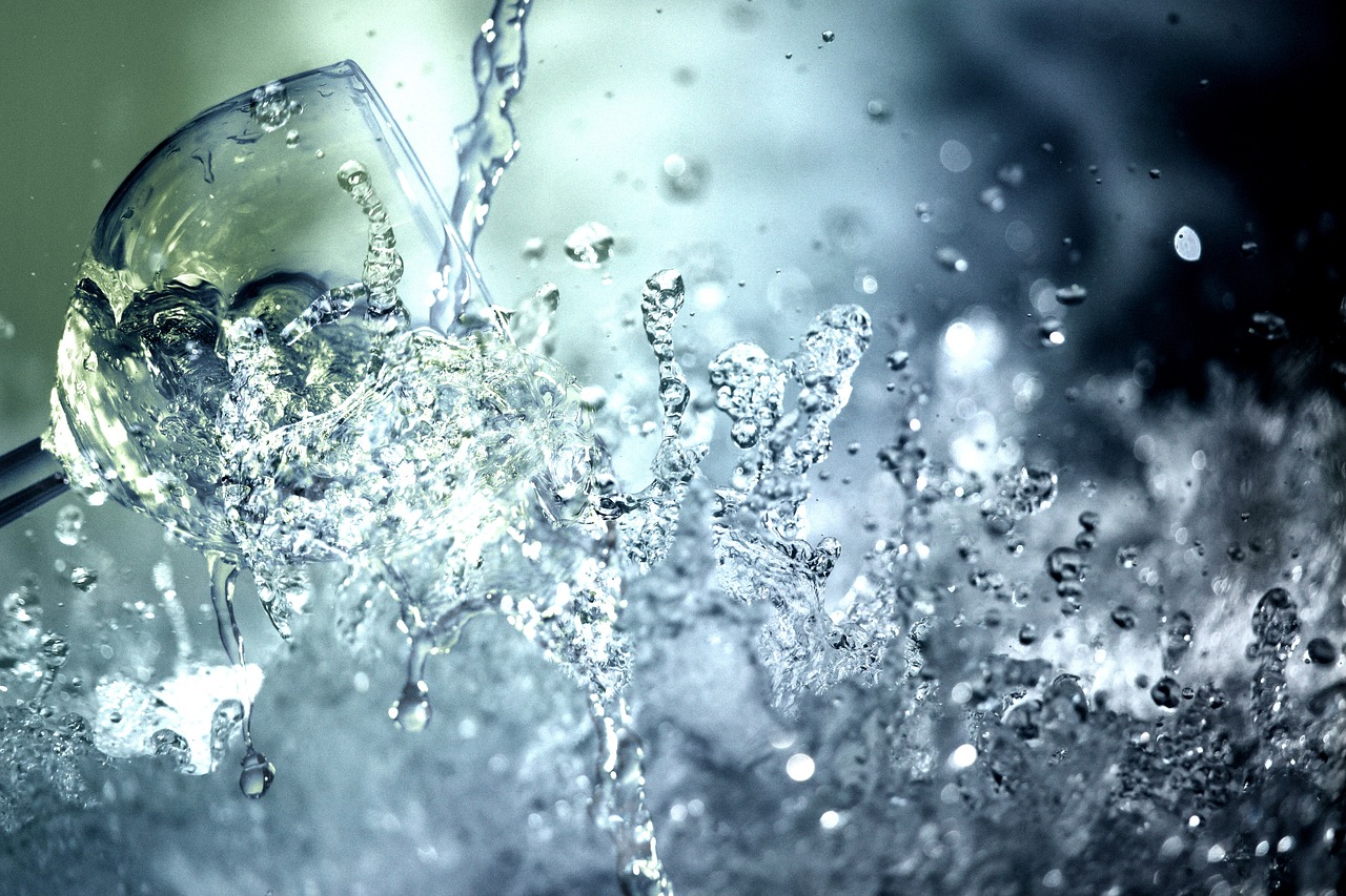 water, wine glass, water splash, nature, refreshment, water glass, drink, drinking glass, rinsing, close up